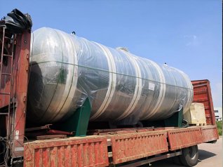 苏尼特右出口卧式储气罐发货中